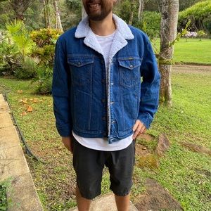 Vintage Men’s Wrangler Denim Jacket 🧵